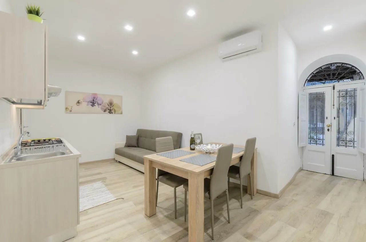 Dreaming Taormina Apartment 0*,